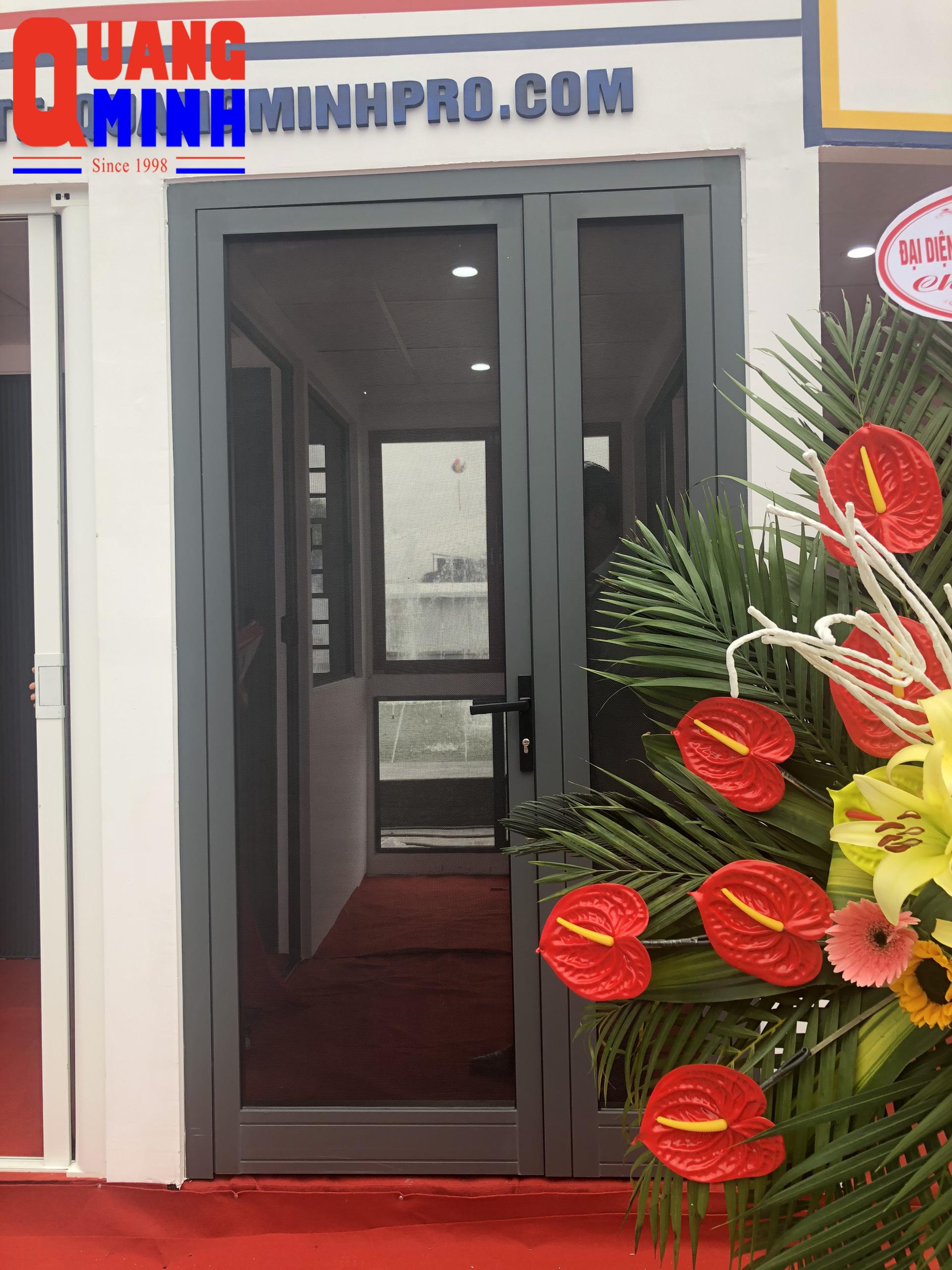 BỀN ĐẸP VỚI CỬA LƯỚI THÉP CHỐNG CẮT HỆ MỞ QUAY BỀN ĐẸP VỚI CỬA LƯỚI THÉP CHỐNG CẮT HỆ MỞ QUAY